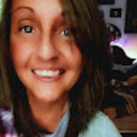 Meet your Posher, Corrie - Picture 1 of 1